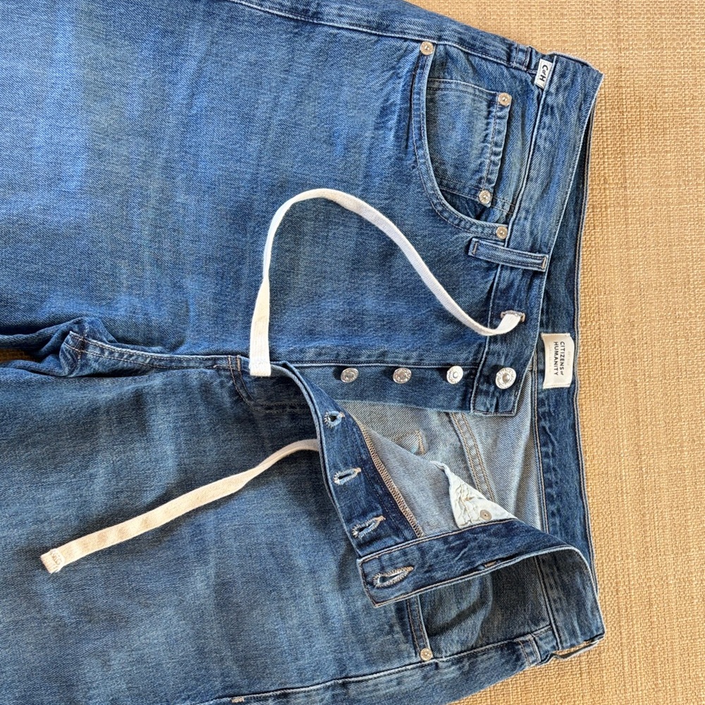 Citizens Of Humanity Wide Leg Drawstring Jeans in Medium Blue - Picture 3 of 4